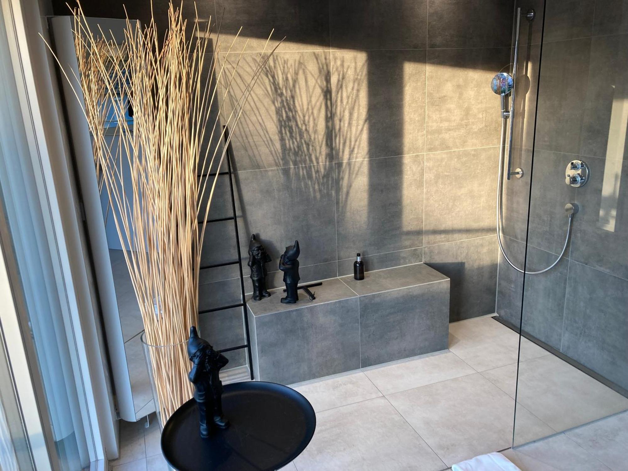 Neues Penthouse-Loft Mit Konuskarte Fuer Gratis Oepnv Appartement Ehrenkirchen Buitenkant foto