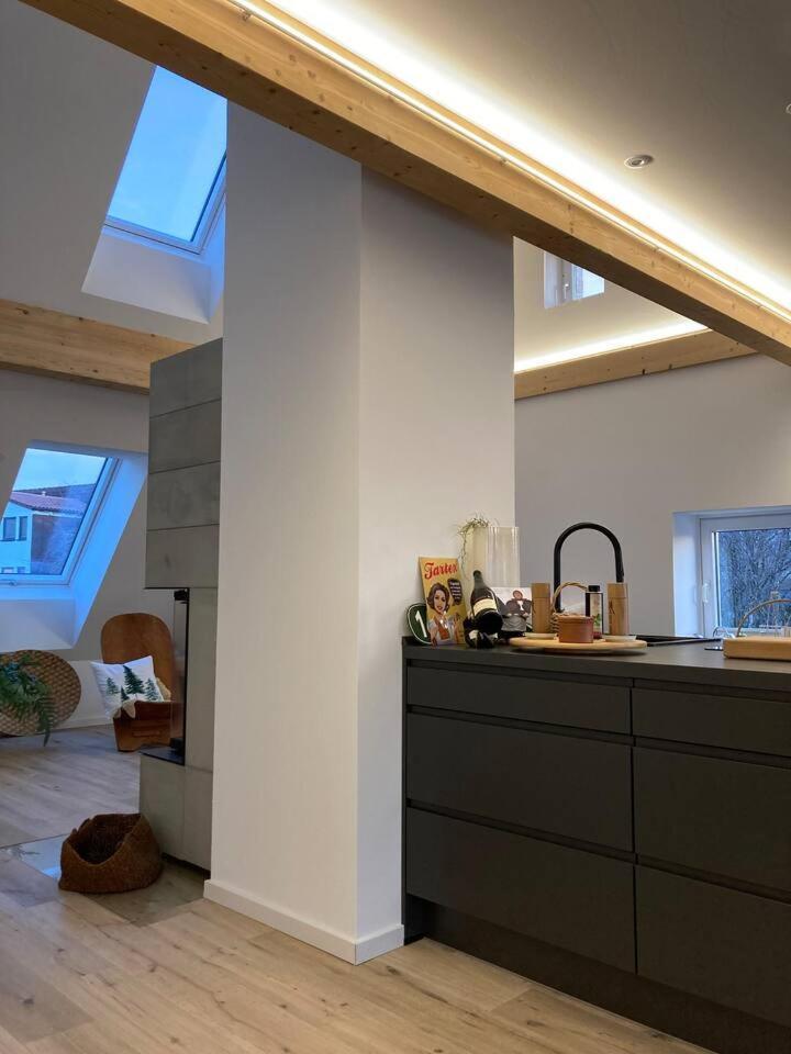 Neues Penthouse-Loft Mit Konuskarte Fuer Gratis Oepnv Appartement Ehrenkirchen Buitenkant foto