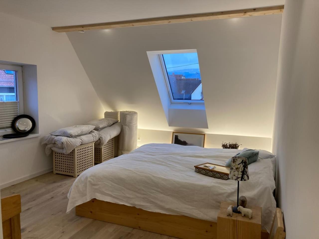 Neues Penthouse-Loft Mit Konuskarte Fuer Gratis Oepnv Appartement Ehrenkirchen Buitenkant foto