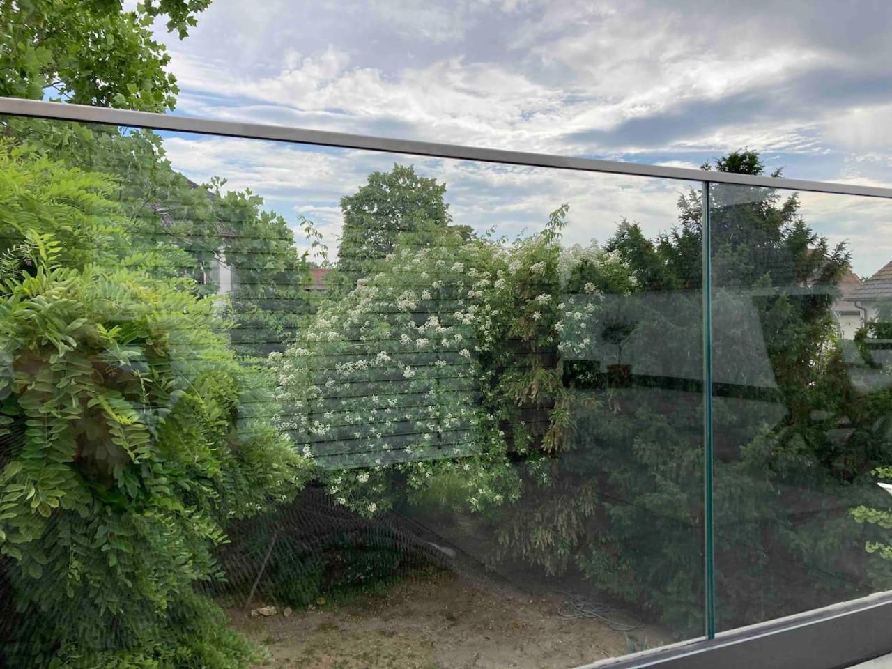 Neues Penthouse-Loft Mit Konuskarte Fuer Gratis Oepnv Appartement Ehrenkirchen Buitenkant foto